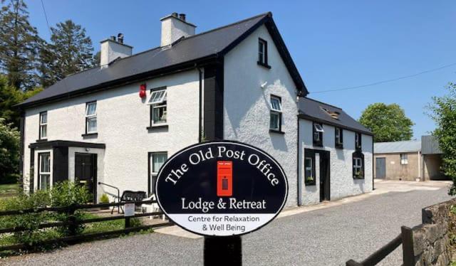 The Old Post Office Lodge Enniskillen Buitenkant foto